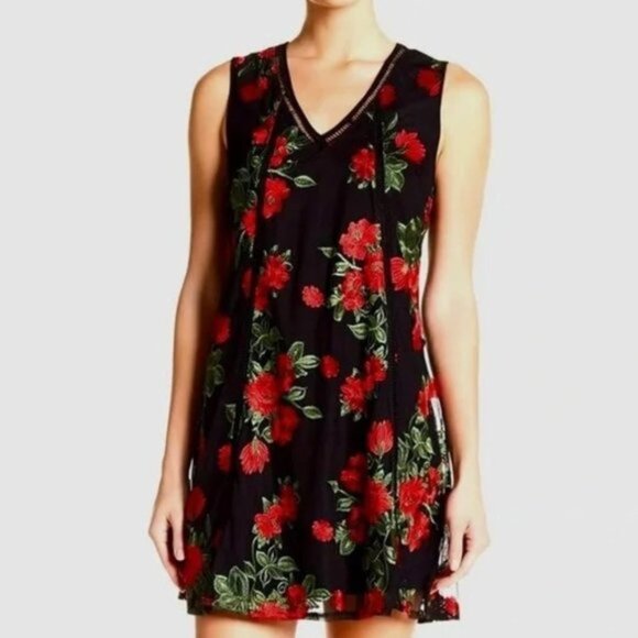 NWT Romeo & Juliet Couture Embroidered Rose Shift Dress size M - Picture 2 of 12